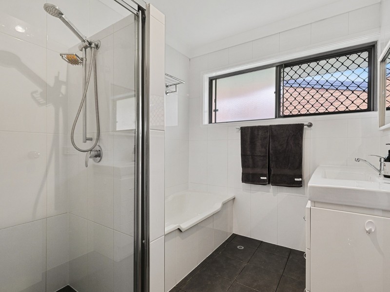 6 Larwood Street, Upper Mount Gravatt QLD 4122