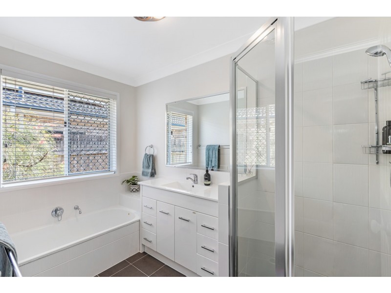 19 Cove Court, Victoria Point QLD 4165