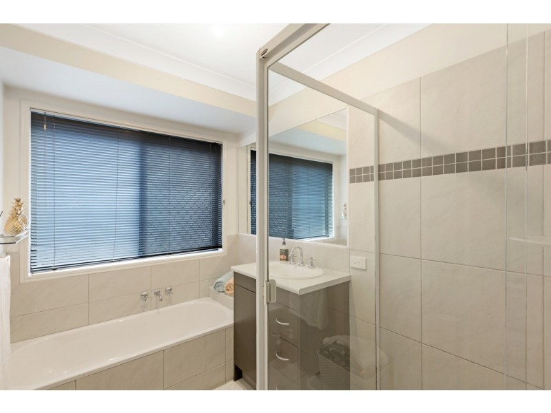 72 Campbell Street, Wakerley QLD 4154