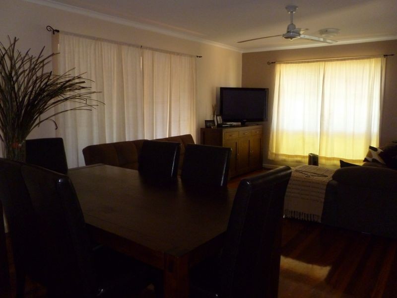 35 Drevesen Av, Cleveland QLD 4163