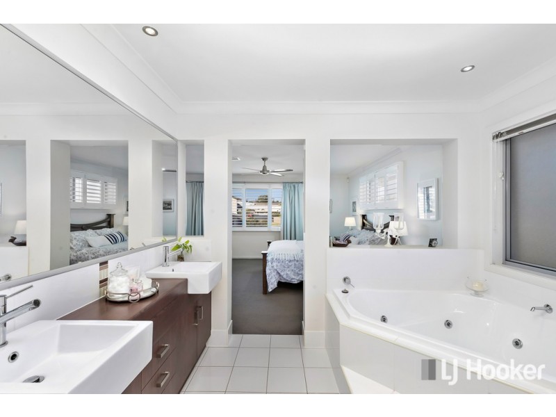 90 Beachcrest Road, Wellington Point QLD 4160