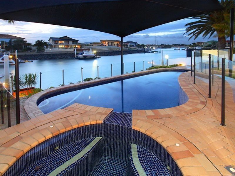14 Carling Court, Raby Bay QLD 4163