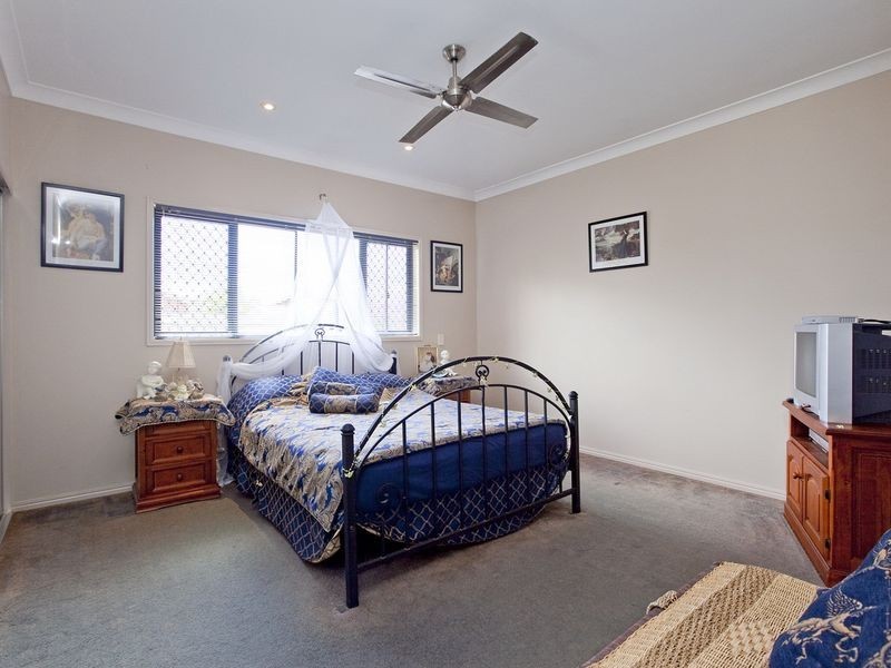 18 Manning Esplanade, Thornlands QLD 4164