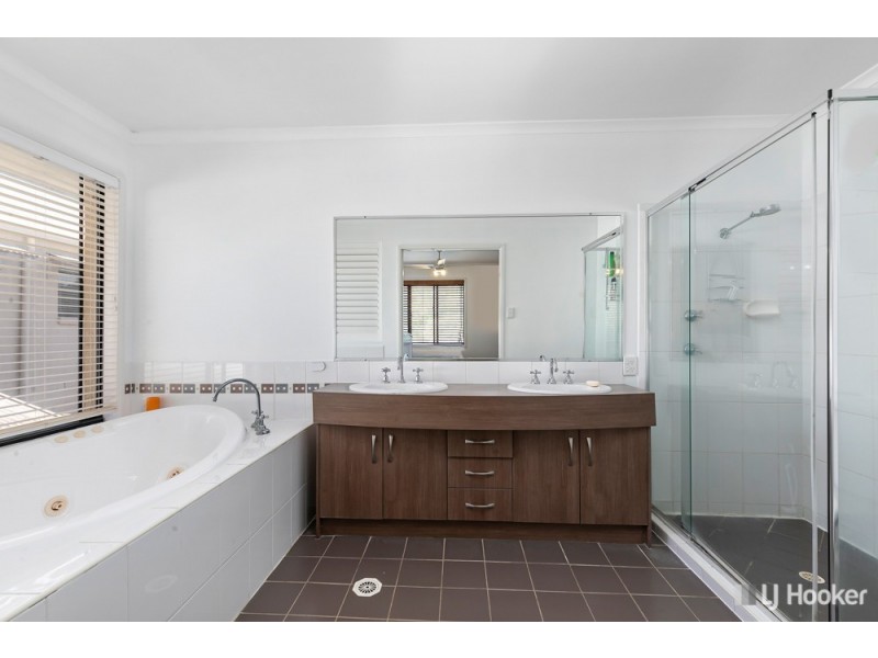 8 Windsong Circuit, Cleveland QLD 4163