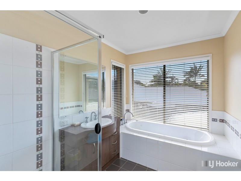 8 Windsong Circuit, Cleveland QLD 4163