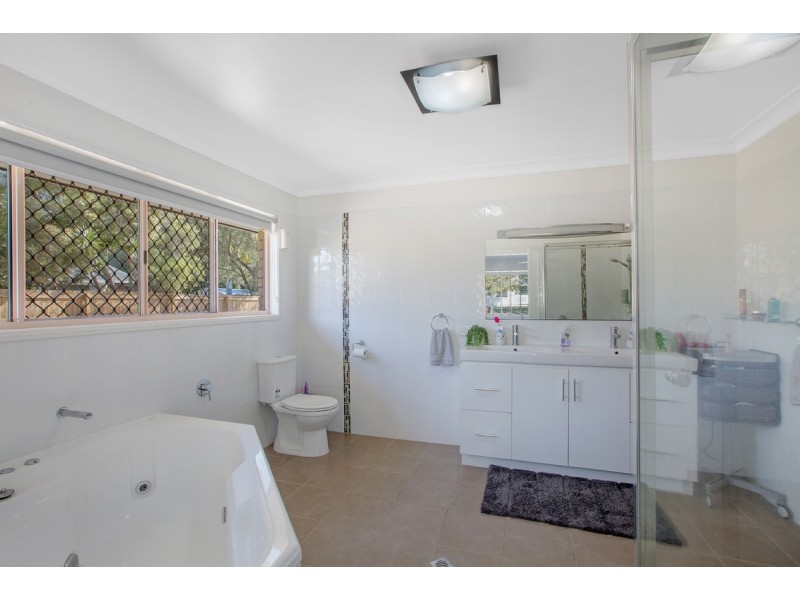 11 Plover Drive, Thornlands QLD 4164