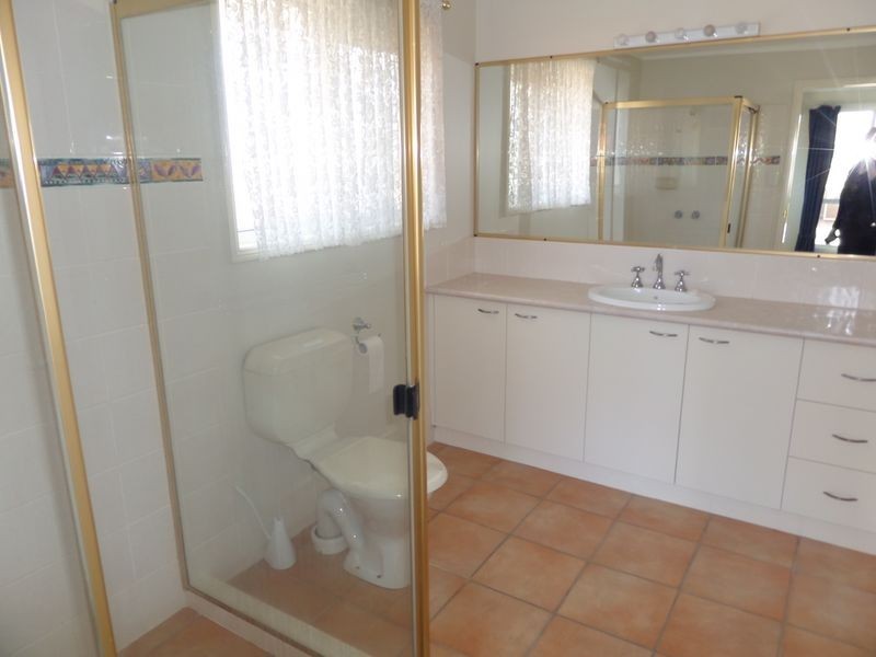 2 Sirocco Court, Ormiston QLD 4160