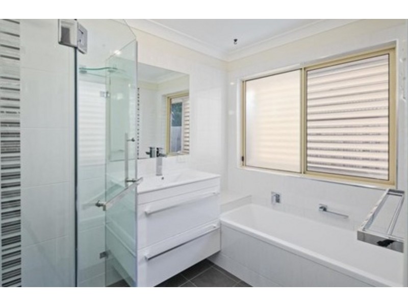 89 Creek Road, Birkdale QLD 4159