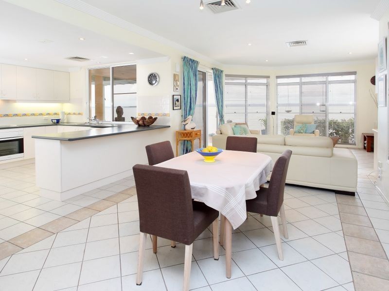 155 Shore Street North, Cleveland QLD 4163