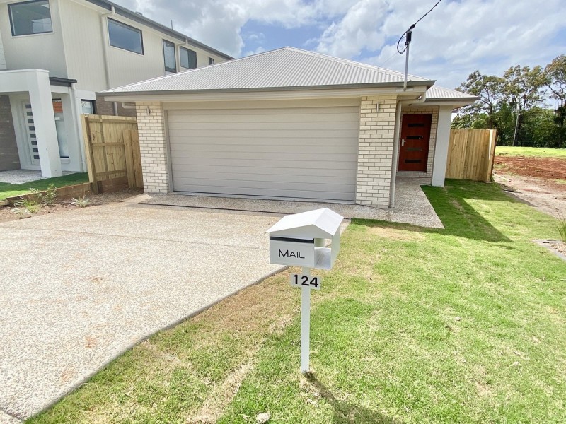 124 Broadwater Terrace, Redland Bay QLD 4165