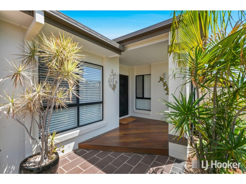 8 Pitman Place, Redland Bay QLD 4165