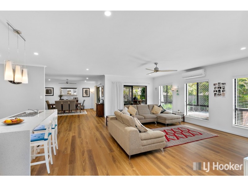 8 Pitman Place, Redland Bay QLD 4165