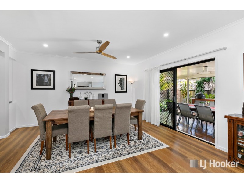 8 Pitman Place, Redland Bay QLD 4165