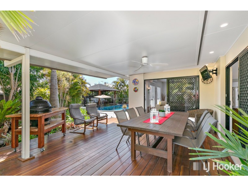 8 Pitman Place, Redland Bay QLD 4165