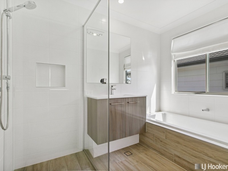 5 Newport Place, Thornlands QLD 4164