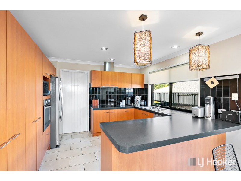 4 Foote Street, Redland Bay QLD 4165