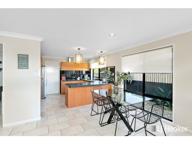 4 Foote Street, Redland Bay QLD 4165