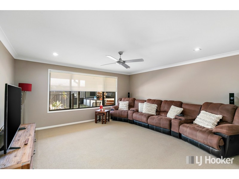 4 Foote Street, Redland Bay QLD 4165