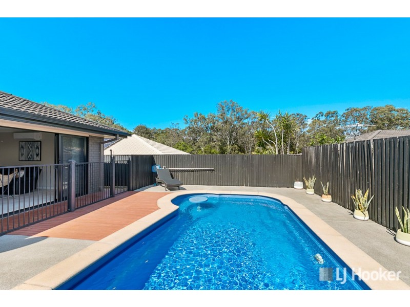 4 Foote Street, Redland Bay QLD 4165
