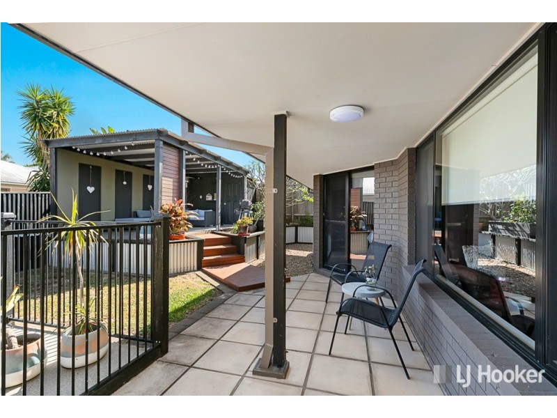 4 Foote Street, Redland Bay QLD 4165