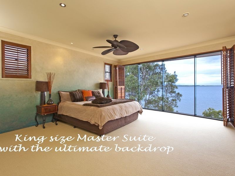 15 Waterfront Easement, Redland Bay QLD 4165