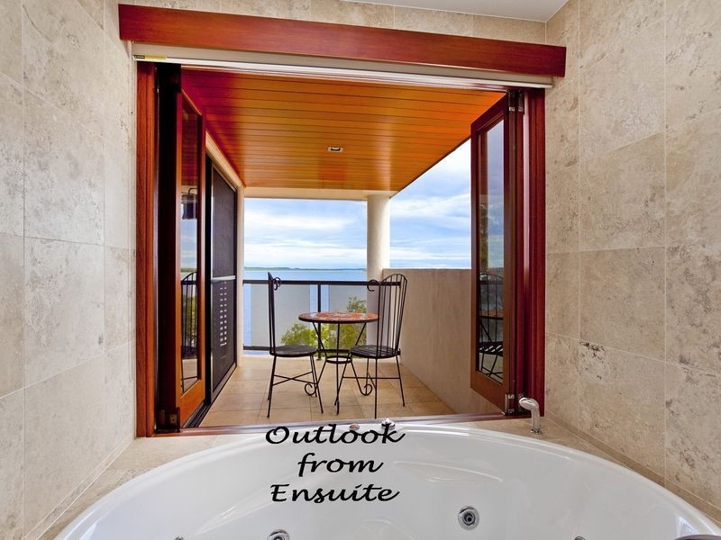 15 Waterfront Easement, Redland Bay QLD 4165