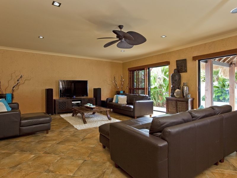 15 Waterfront Easement, Redland Bay QLD 4165