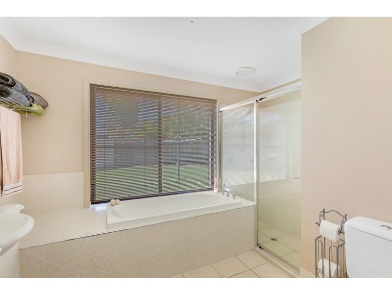 28 Seabrae Drive, Redland Bay QLD 4165