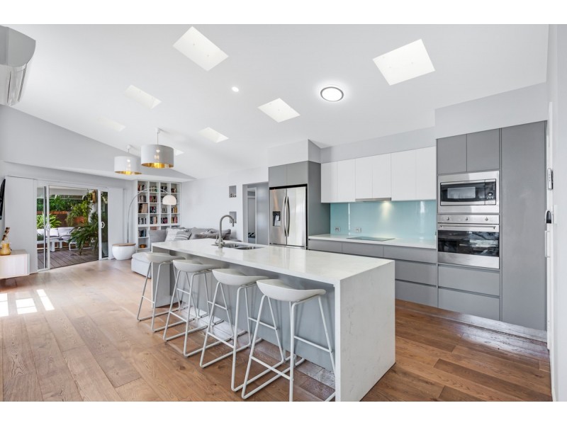 25 Kerder Street, Thornlands QLD 4164