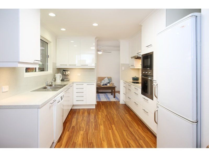 18 Riverton Drive, Wellington Point QLD 4160