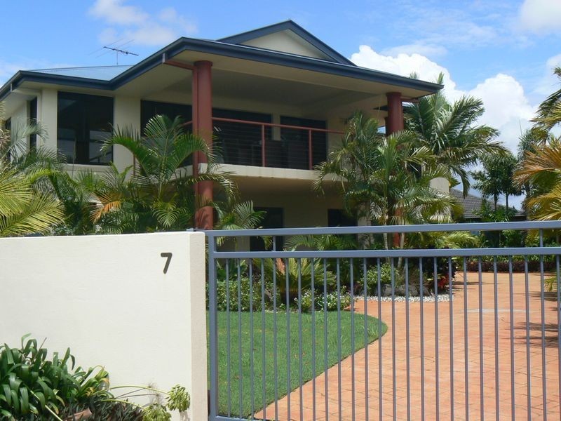 7 Truro Court, Redland Bay QLD 4165