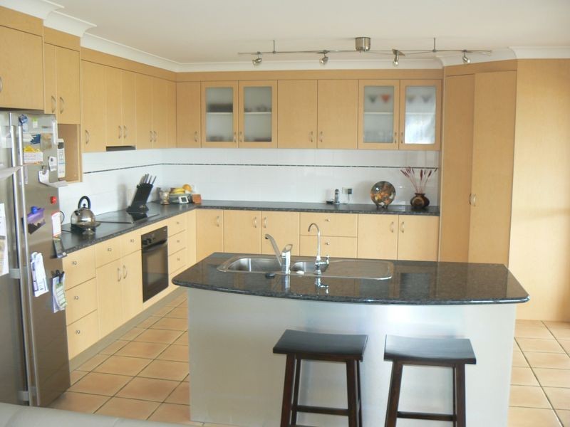 7 Truro Court, Redland Bay QLD 4165