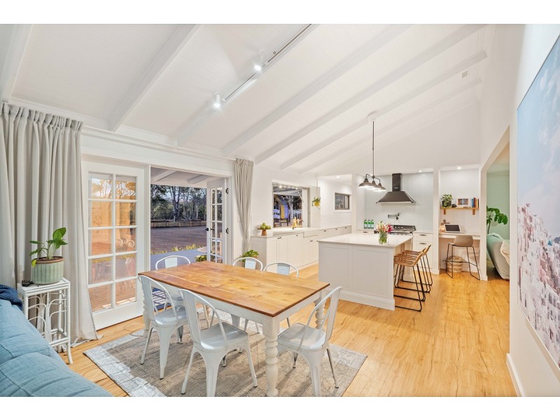 2 Whitehall Avenue, Birkdale QLD 4159