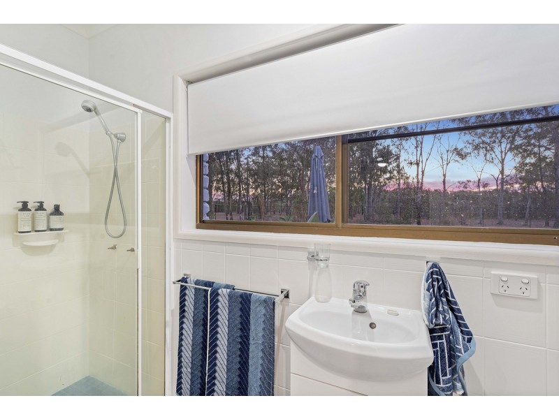 2 Whitehall Avenue, Birkdale QLD 4159