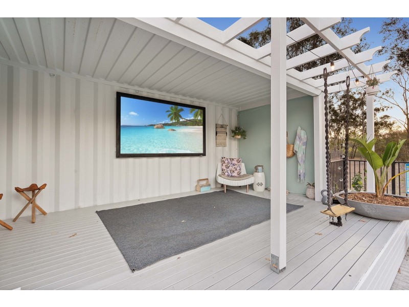 2 Whitehall Avenue, Birkdale QLD 4159