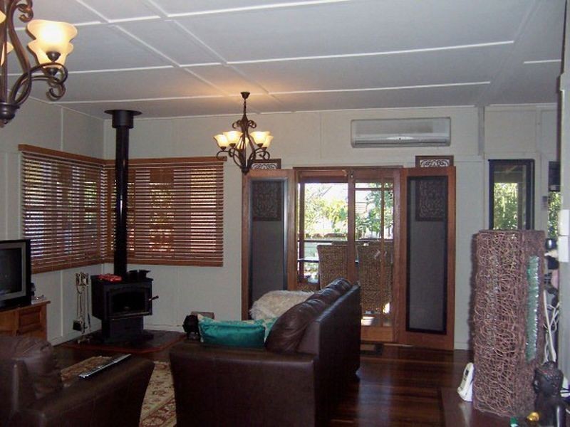 6 Oakland Avenue, Redland Bay QLD 4165
