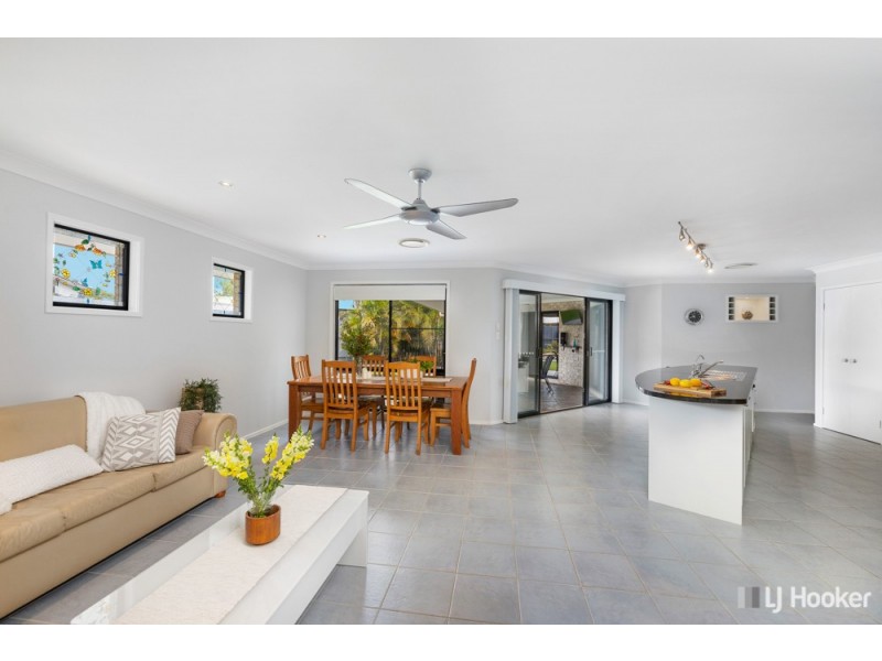 27 Bayshore Place, Cleveland QLD 4163