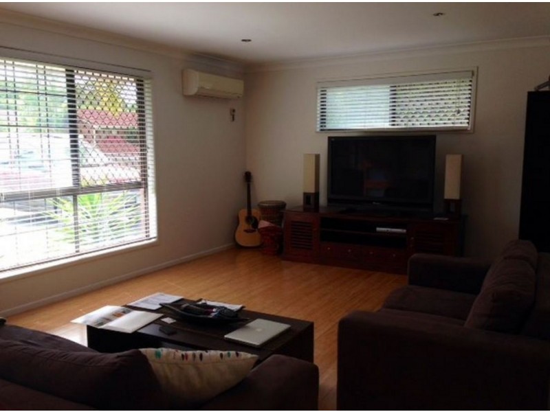 31 Macfarlan Street, Birkdale QLD 4159