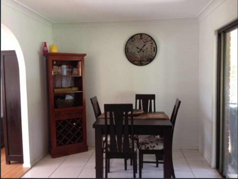 31 Macfarlan Street, Birkdale QLD 4159