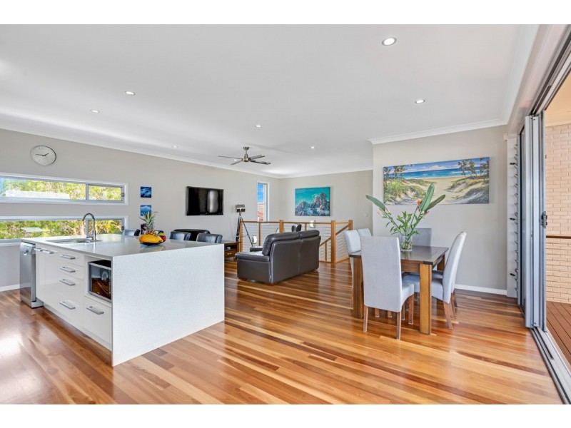 8 Lookout Court, Victoria Point QLD 4165