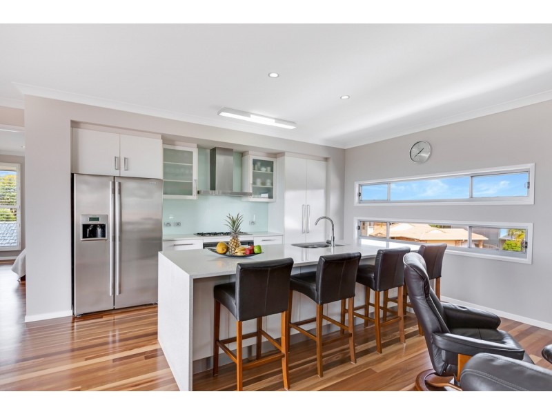 8 Lookout Court, Victoria Point QLD 4165