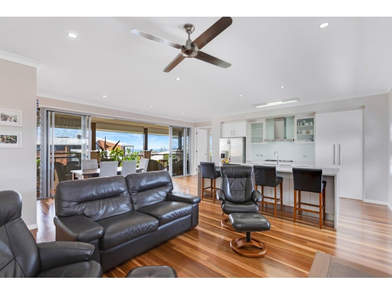 8 Lookout Court, Victoria Point QLD 4165