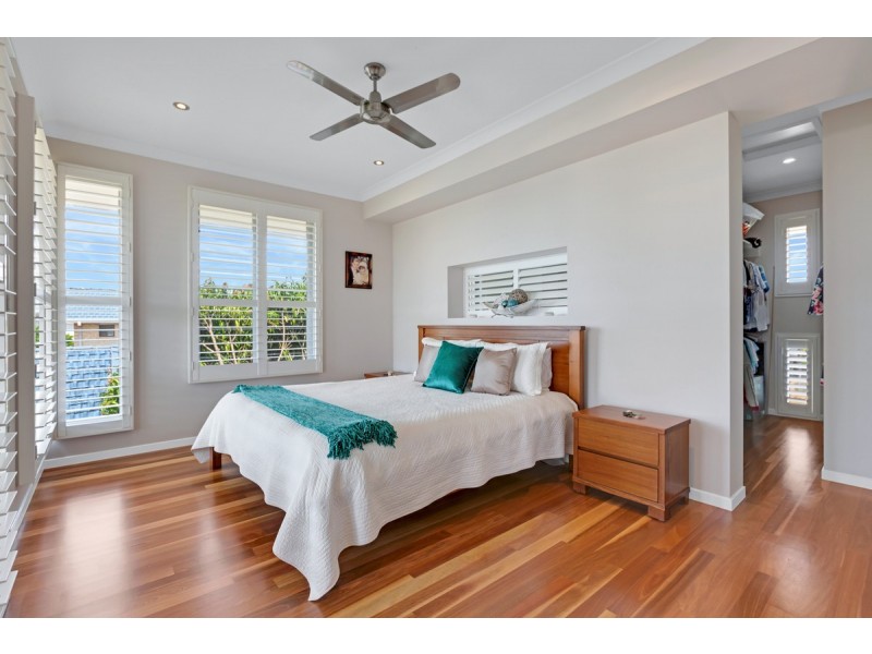 8 Lookout Court, Victoria Point QLD 4165