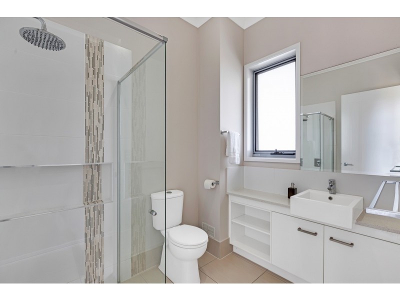 8 Lookout Court, Victoria Point QLD 4165