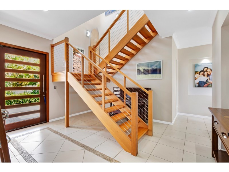 8 Lookout Court, Victoria Point QLD 4165