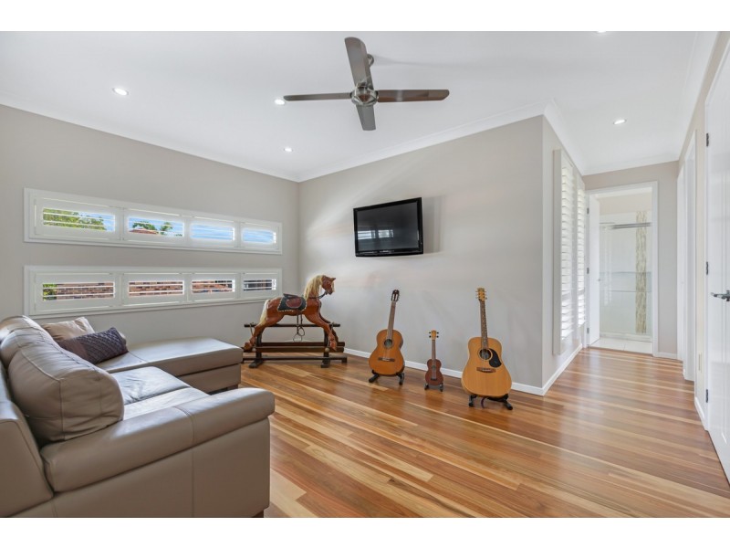 8 Lookout Court, Victoria Point QLD 4165