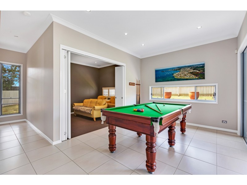 8 Lookout Court, Victoria Point QLD 4165