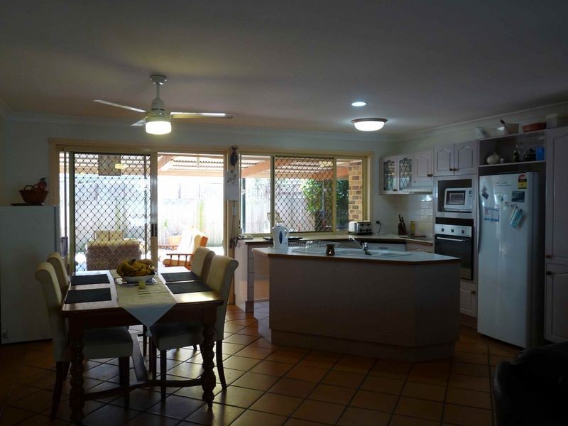 9 Oak Street, Victoria Point QLD 4165