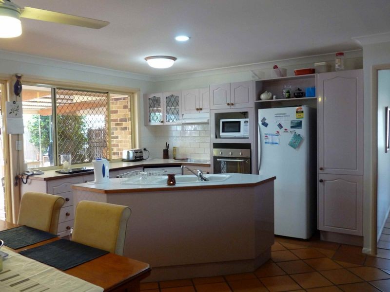 9 Oak Street, Victoria Point QLD 4165