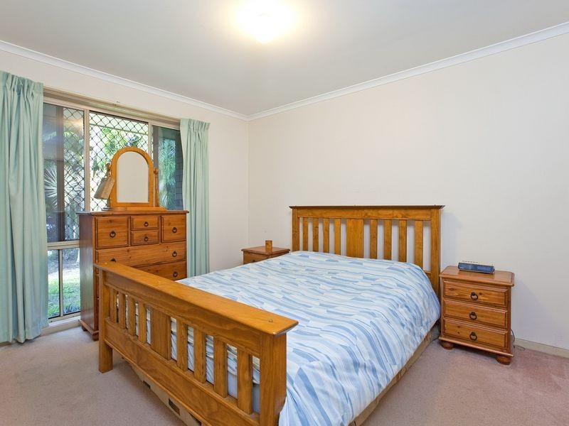 5 Macadamia Street, Wynnum West QLD 4178